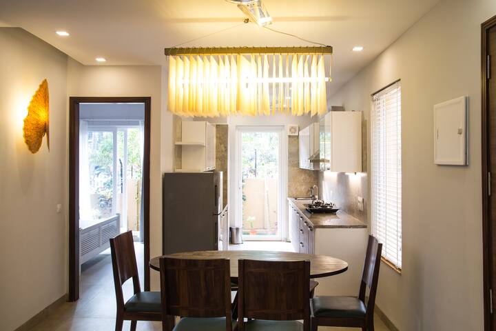 Full kitchen image 2