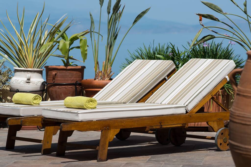 Sunbeds at the front terrace !