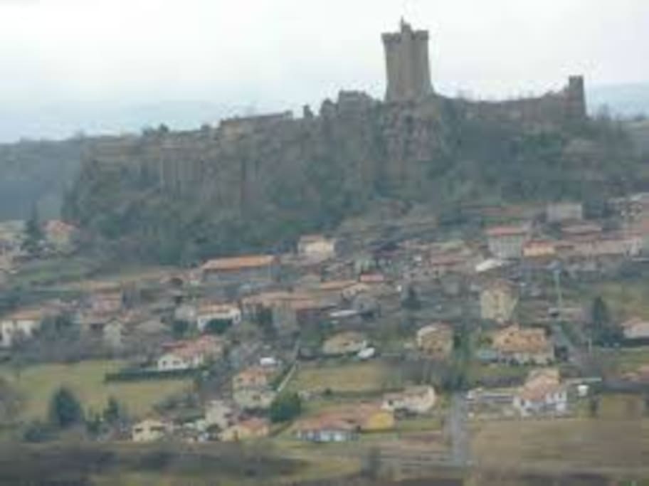 vue sur château de Polignac