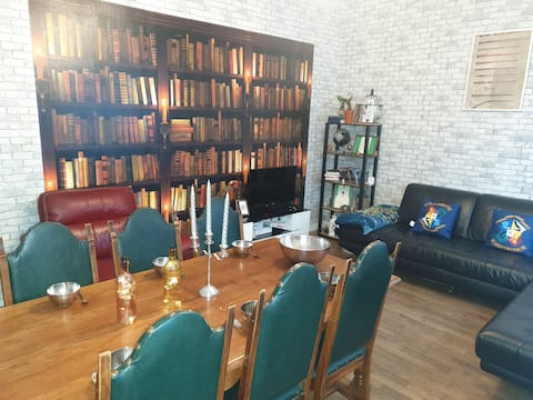 "The dwelling of platform 9 3/4"