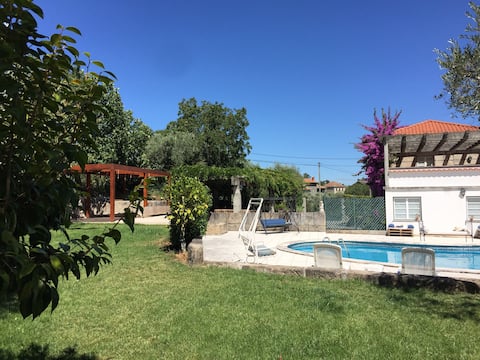 A Casa da Celeste - Turismo Rural com piscina