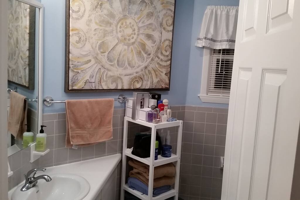 shared full bathroom