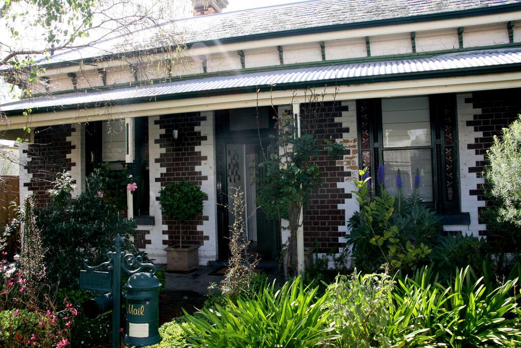 1891 Victorian frontage.