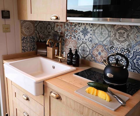 Successful Airbnb property: The Ultimate Couples Retreat | 30 Mins from London in Claygate