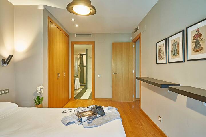 Great 2 bedroom&2bathroom flat in Eixample parking gallery image 3