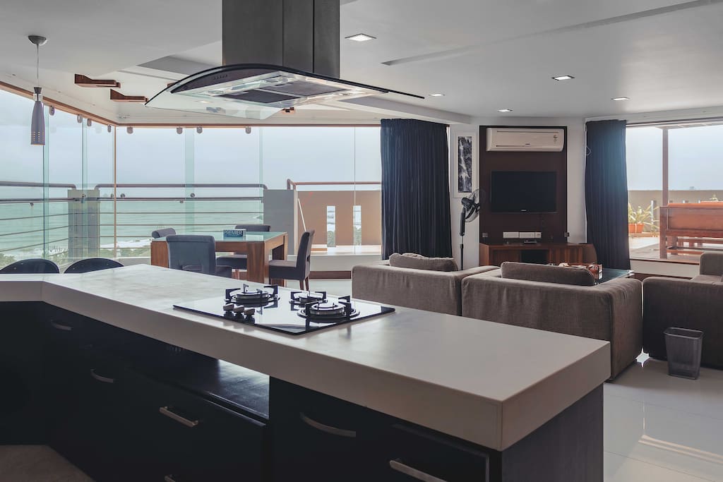 Kitchenette with microwave, refrigerator and kettle. Stove cannot be used as heavy cooking not encouraged.