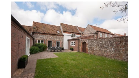 Popular Airbnb listing: Luxury Holiday Cottage, Docking, North Norfolk in Docking