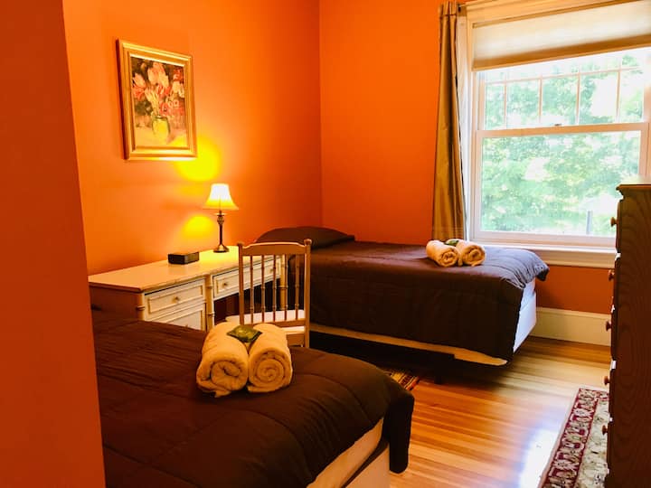 Room 23 - 2 twin beds