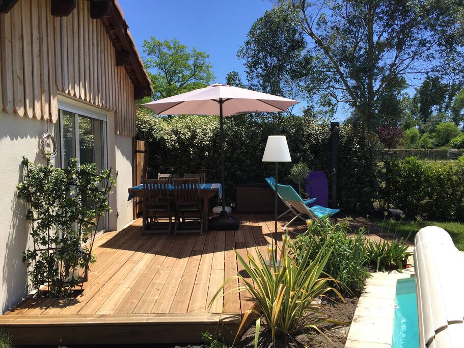 Coin terrasse et entrée