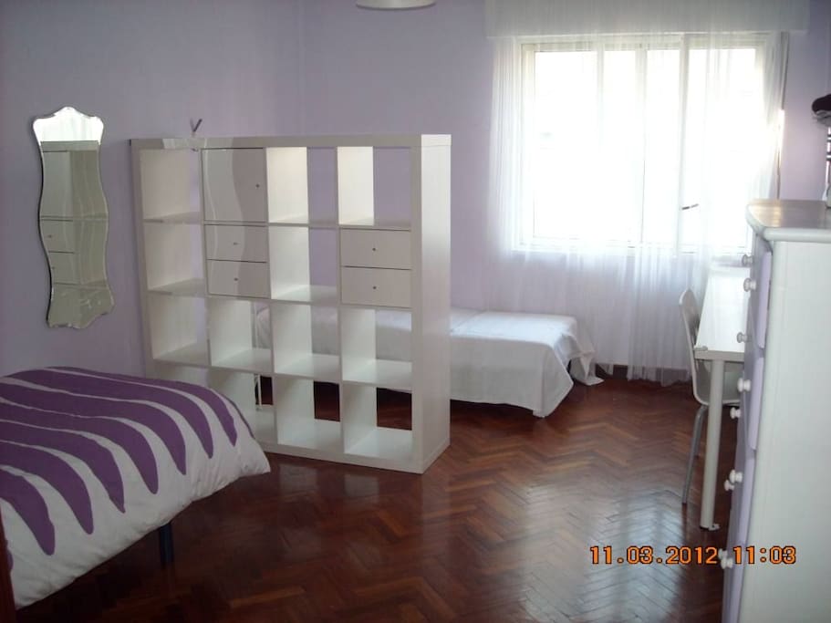 Amplio dormitorio con camas individuales
