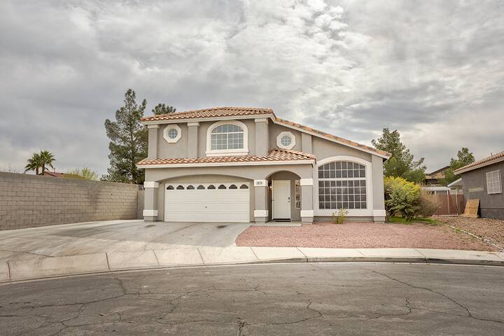 Luxurious 4bed/3ba POOL LVStrip 10 mins free park! gallery image 4