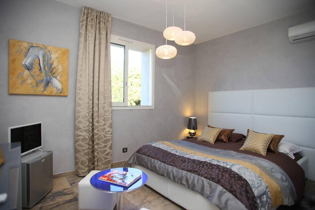 CHAMBRE PRIVEE "lusuosa"