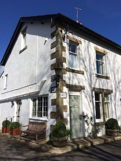 Dales Cottage, 6 bed cottage in Yorkshire Dales