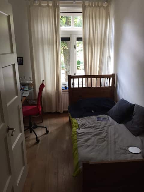 Slaapkamer in historisch Leiden.