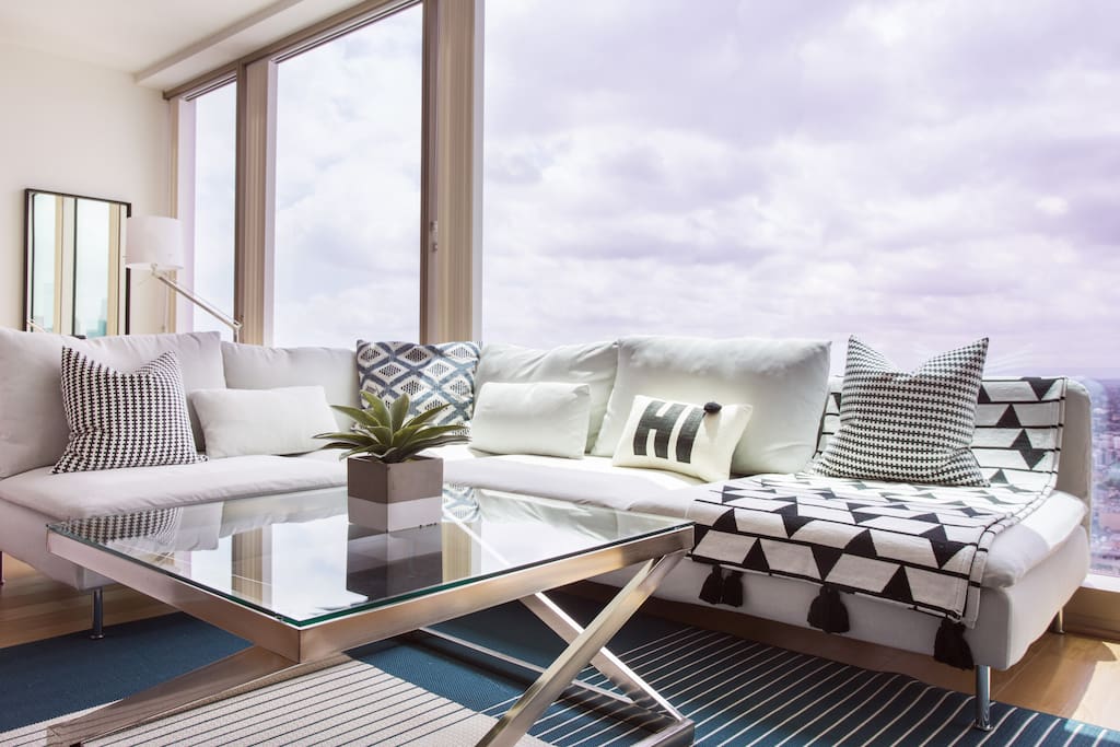 Your spacious living area with panoramic views of Southern California!