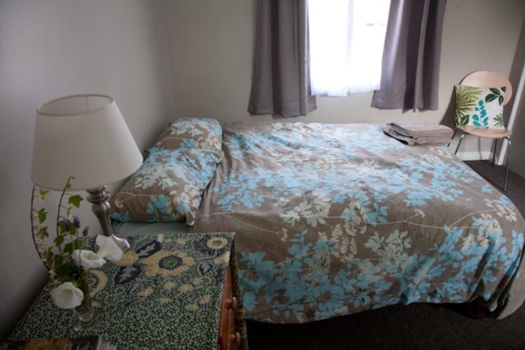 Guest bedroom