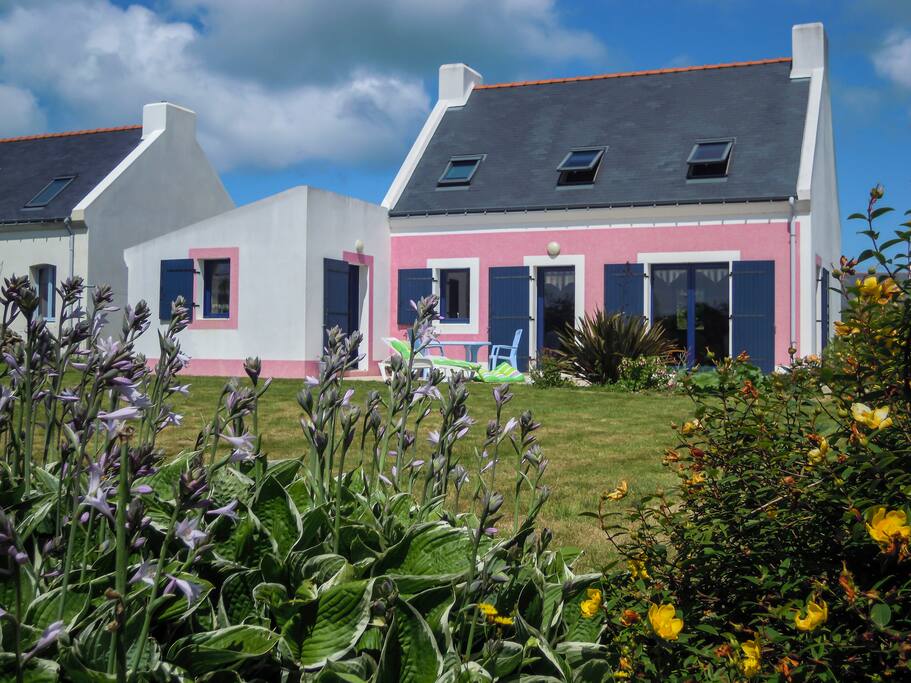La maison vu du fond du jardin