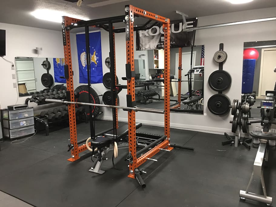Gym, can be used by guests. Power rack for bench press, squats, pull-ups