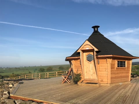 Glamping & Barbecue Cabin at Moorside Farmhouse