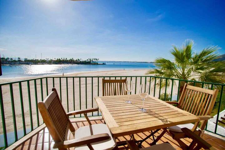 BEACH FRONT APARTMENT- CARABELA BLOQUE DALÍ 126