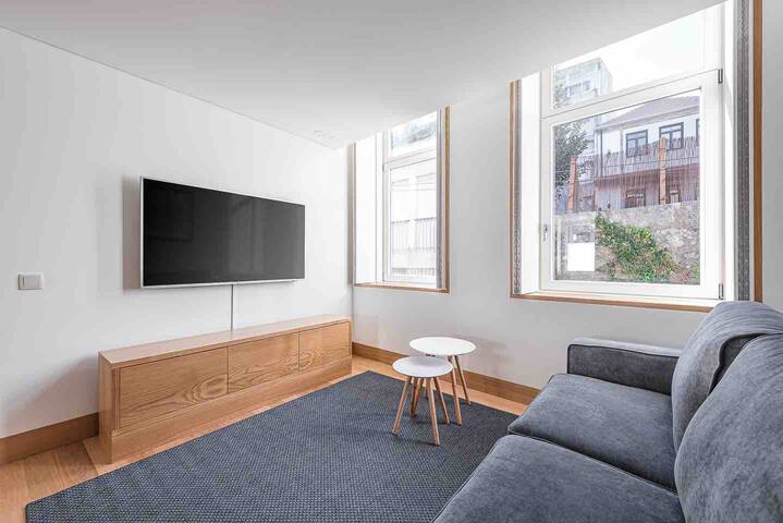 Downtown Alley Design Penthouse gallery image 2