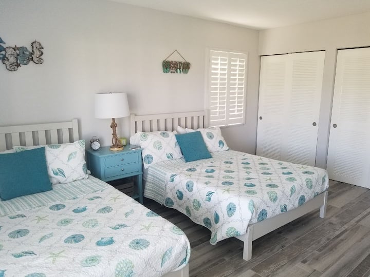 Druhá spálňa s 2 manželskými posteľami (pre 4 osoby)