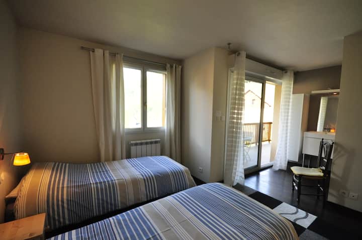 מיטות חדר שינה שלישי יכולות להיות מיטות יחיד או מיטה זוגית