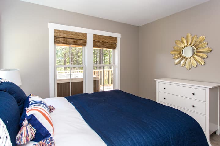 Basement Queen Room with Ocean Views