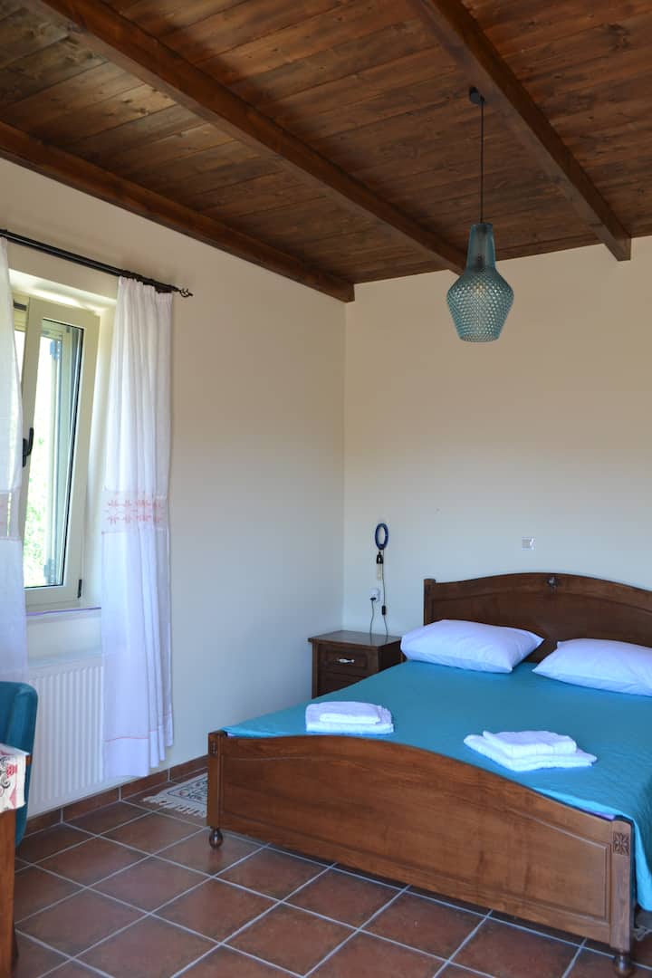 Првата спална соба