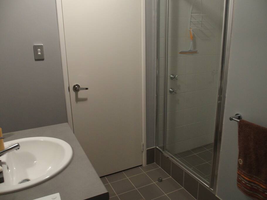 Full size shower