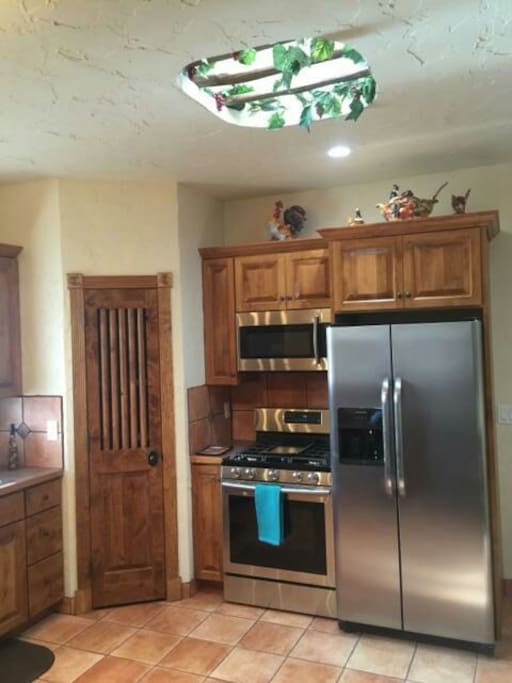 Full kitchen