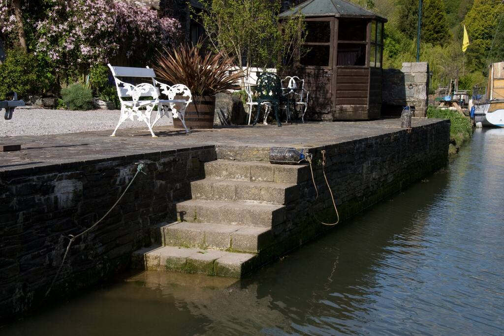 The Quay Place quayside