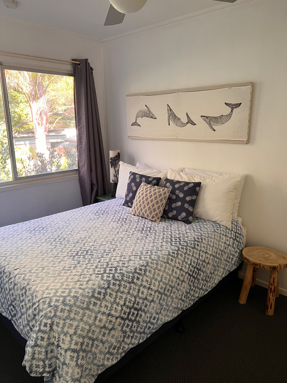 Boven slaapkamer met tweepersoonsbed