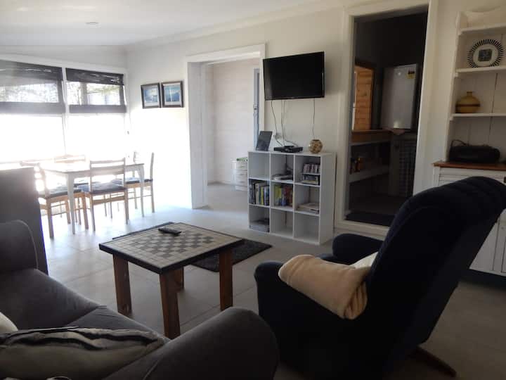 Cosy Rural Cottage, Great Views, 3 Mins To Cooma. - Cooma