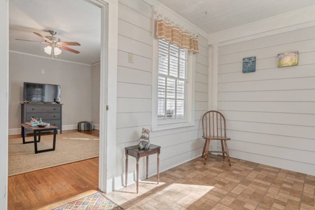 The hallway gives you plenty of room to store your luggage.