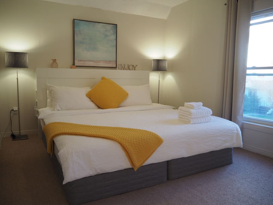 Jupiter Room - King Size Bed