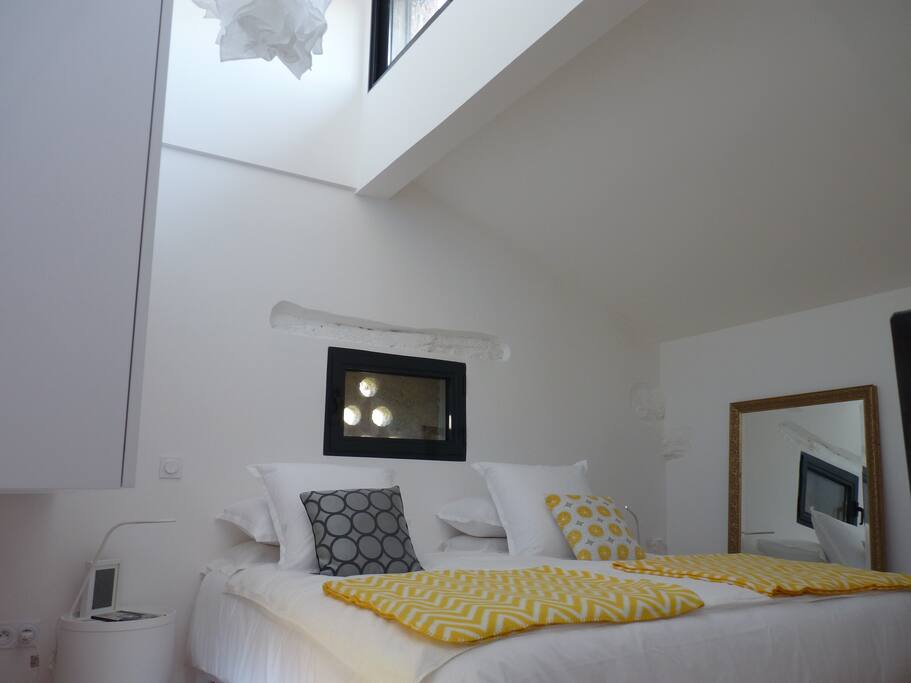 CHAMBRE DANS LE PIGEONNIER