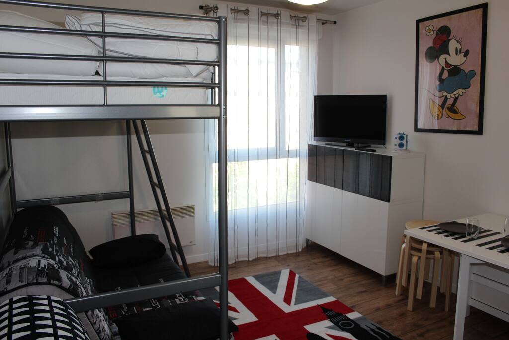Pièce Principale avec Vue TV