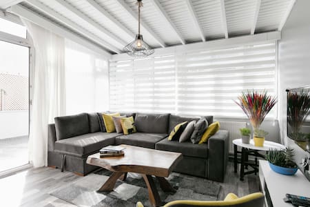 Fantastic Flat with Terrace, Taksim