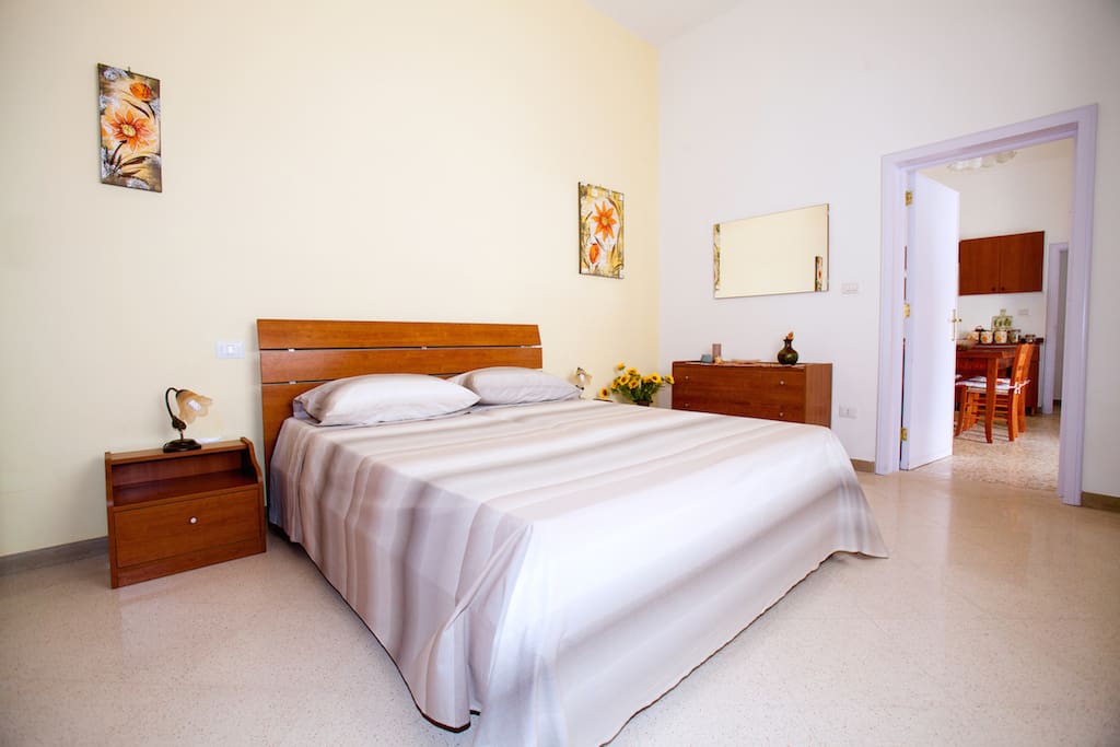 Bedroom pic.2