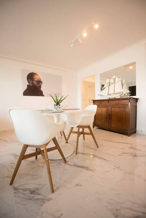 Studio met prachtig zeezicht