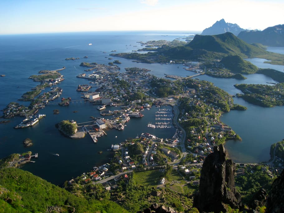 Oversiktsbilde over Svolvær, fra Fløya.