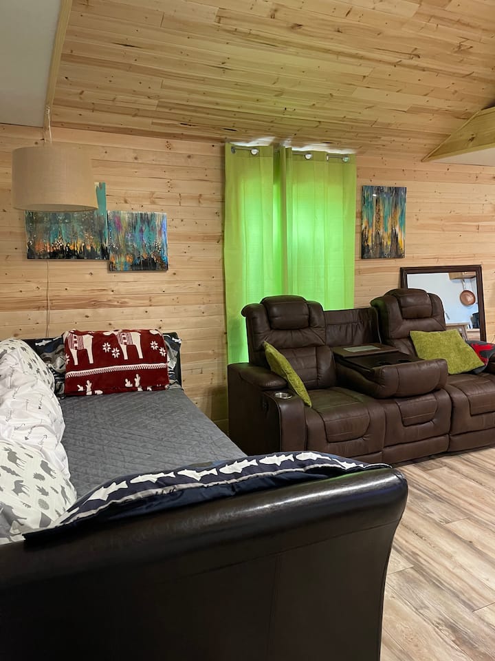 The Chartreuse Moose,  Apartment W/pool For 4 - ロートン, OK