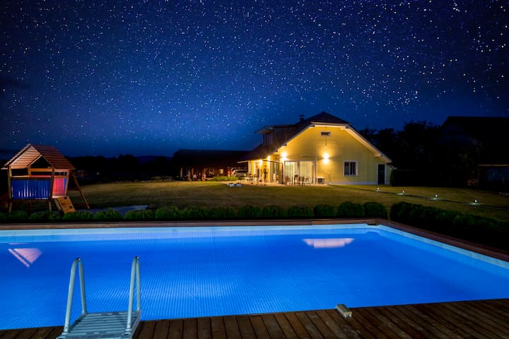 ACTIVE FAMILY HOLIDAYS -private  POOL-SAUNA