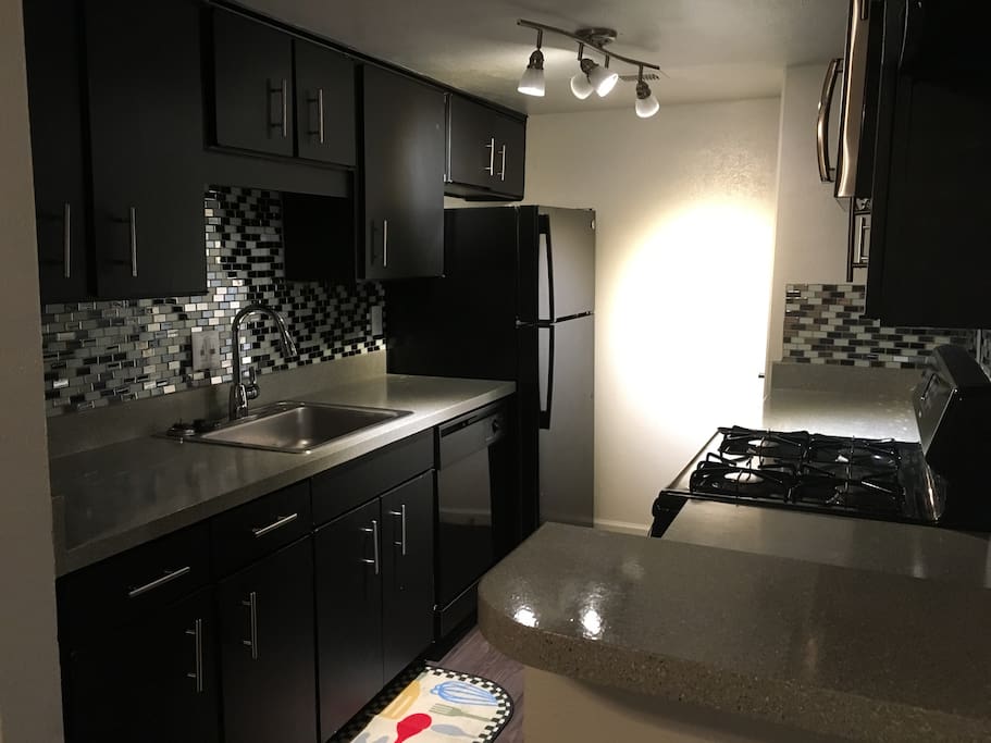 cook your favorite foods and be a chef in the "spotlight"