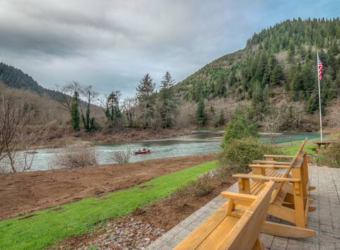 Happy Hollow Retreat~ Tillamook ~ River Fishing