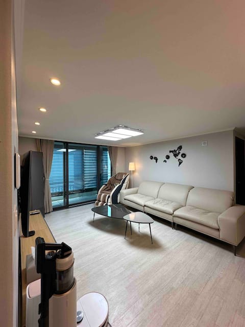 All remodeled, the best healing shelter, massage chair, air dresser, golf tel, cost-effective than a top-notch hotel