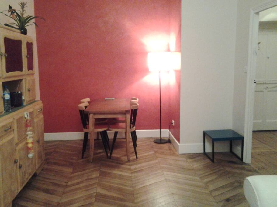 Le salon côté repas