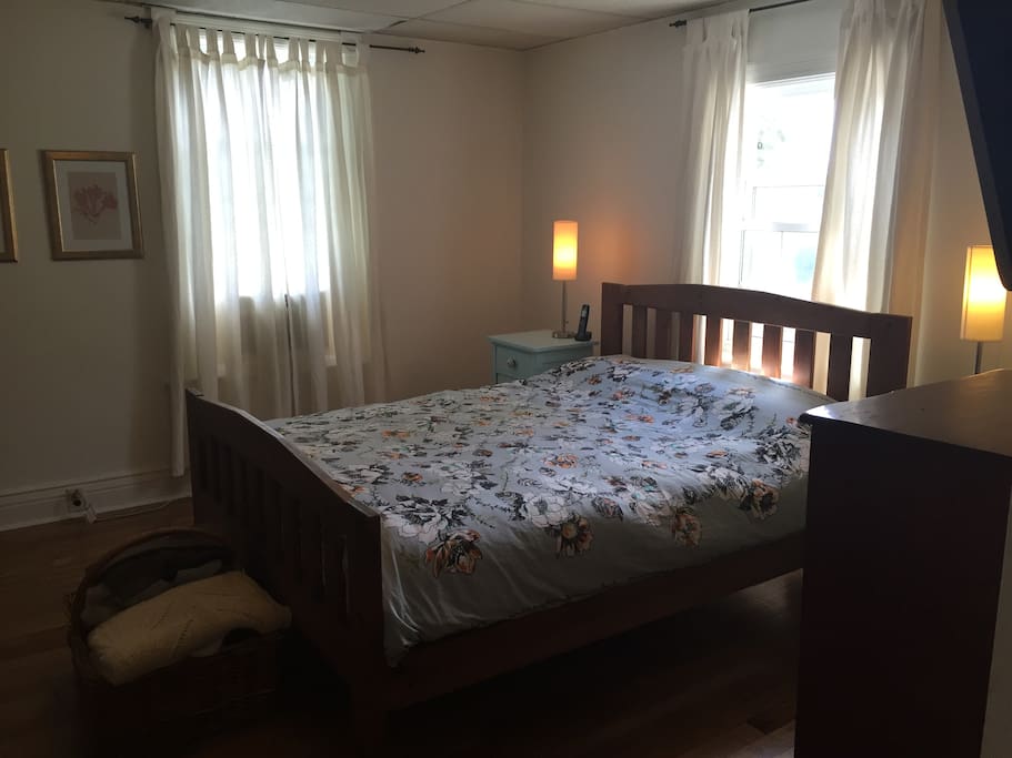 Bedroom 2 (Master)