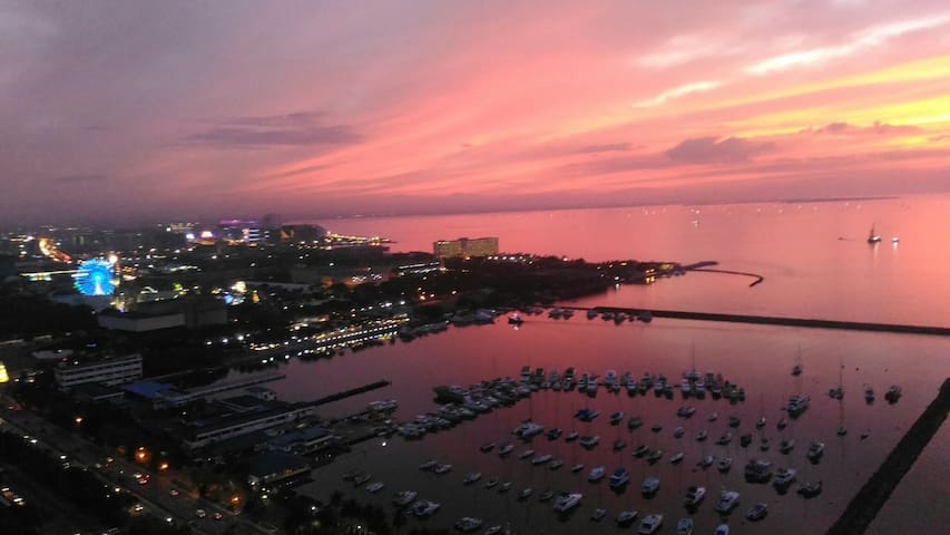 Admiral Baysuites - 4pm check-in 2pm checkout